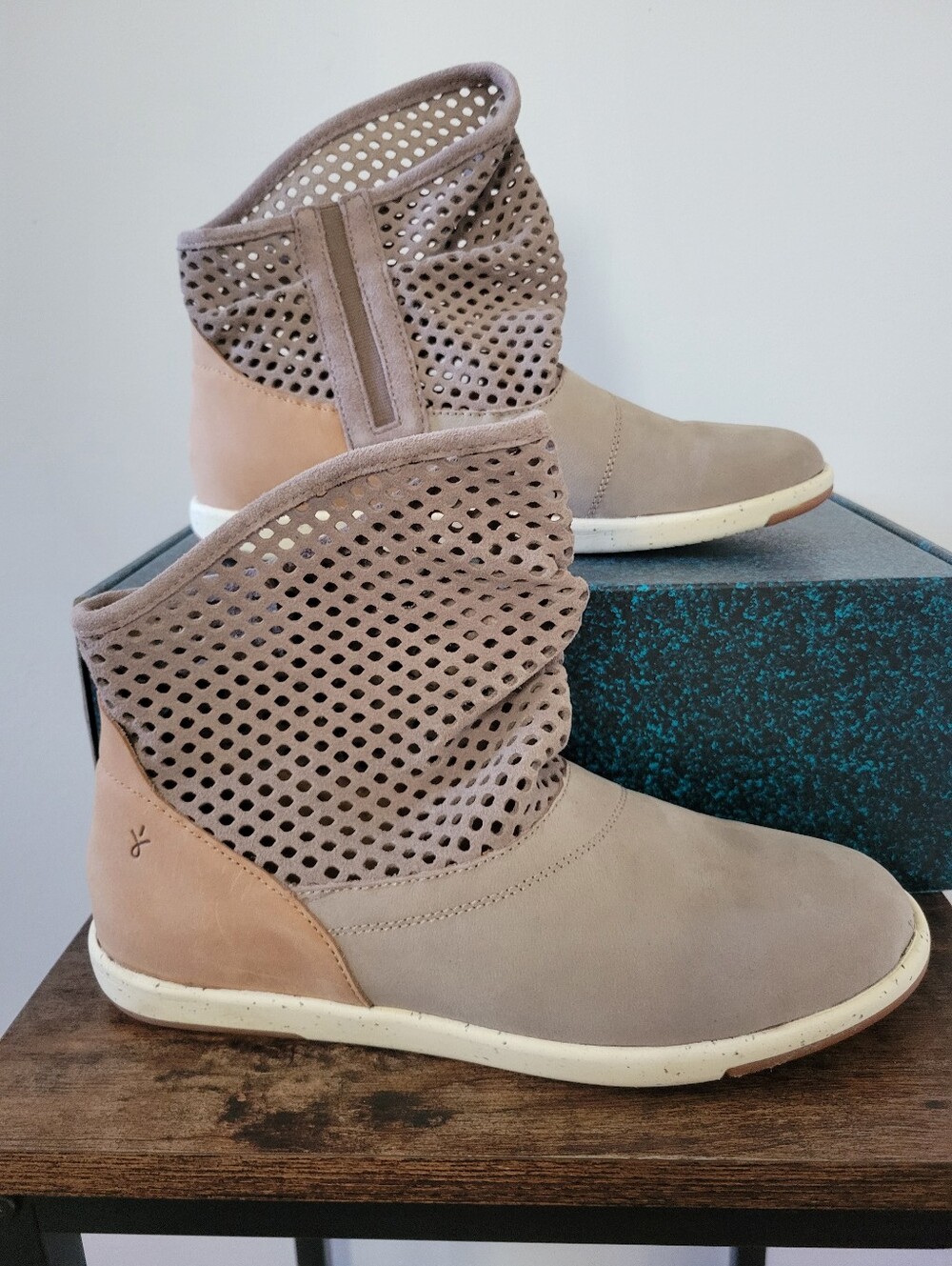 EMU Australia Numeralla Leather Booties Mushroom - Size 8